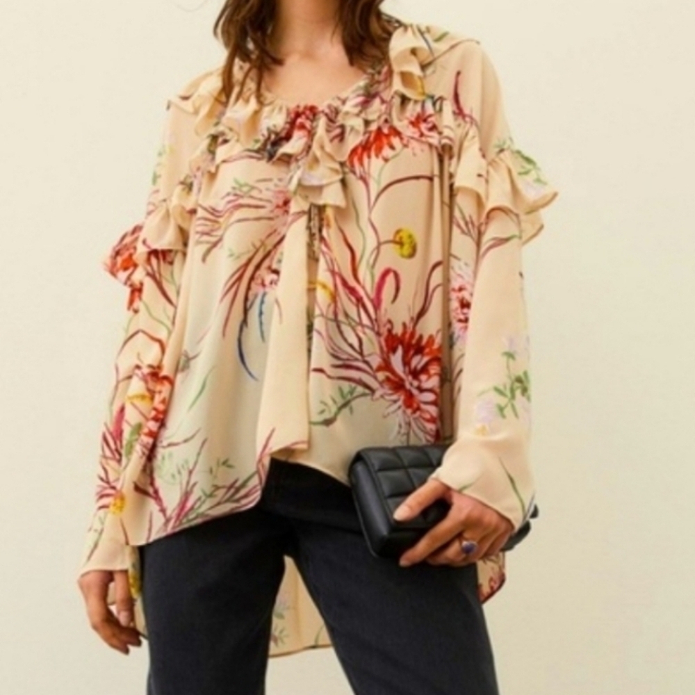 💚5/$25 H&M Floral Flounce Ruffle Tiered Blouse Cream Red Green Flowy Boho Top